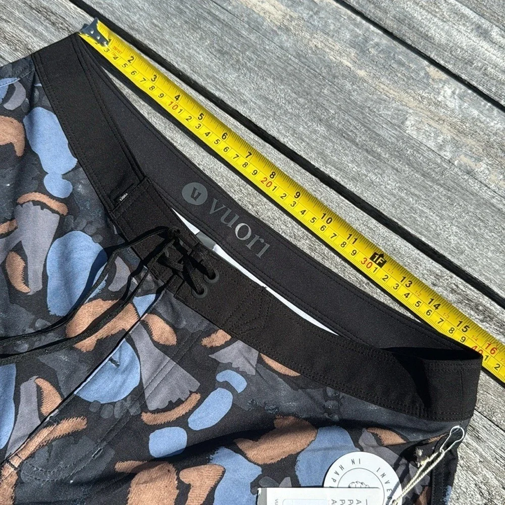 VUORI Infinity‎ Boardshort CLOUD ABSTRACT MENS SIZE 32 nwt swim trunks